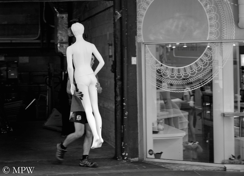 Auckland City street photo, Queent St, black and white